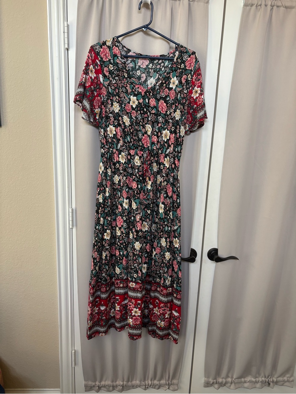 Floral boho V-Neck Midi Dress in pink, red, Dark Green